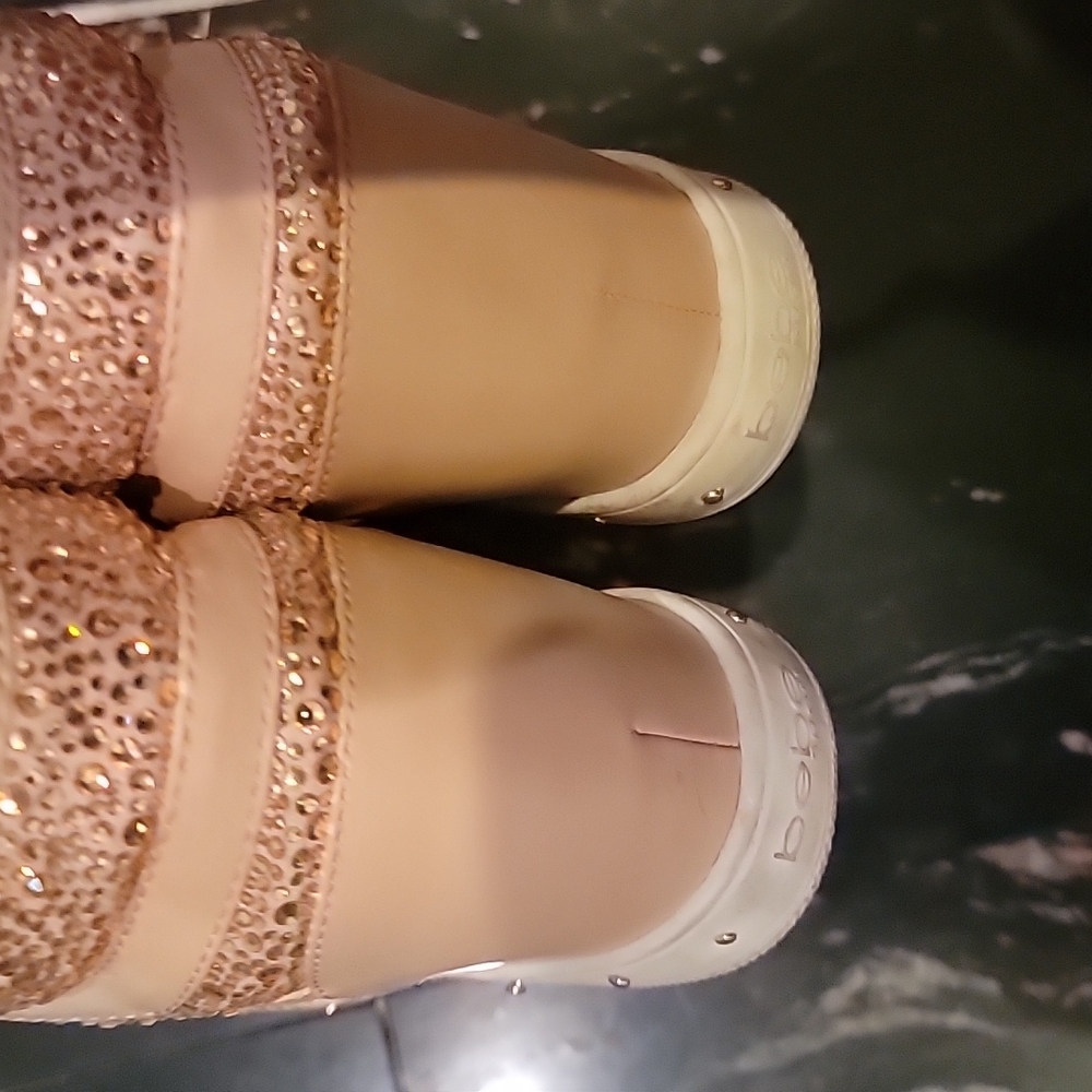 Boot - Picture 2 of 4